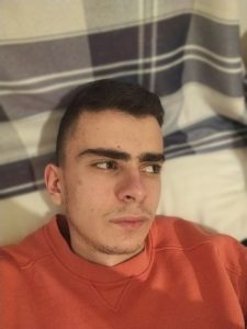 Mladji traži stariju